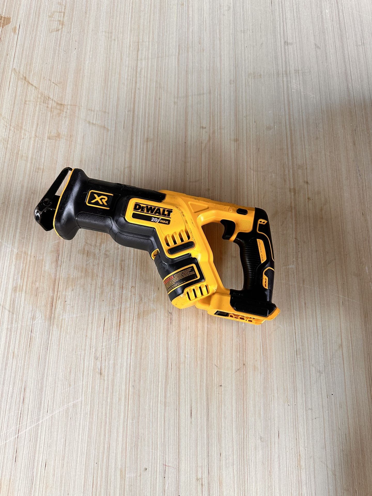 📌DEWALT 20V MAX XR Cordless Brushless Compact Reciprocating Saw (Tool Only) 👉PRECIO FIRME NO MENOS👉$100