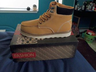 new men shoes  7 1/2
