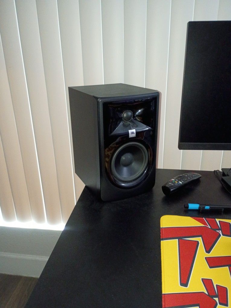 JBL 305 P MKII 3 Series 5" Monitor Speakers Pair