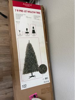 7ft pre lit Christmas Tree