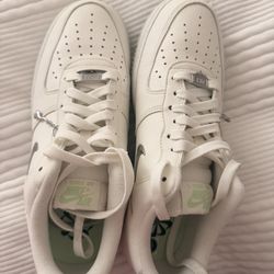 New Nikes Size 9.5 