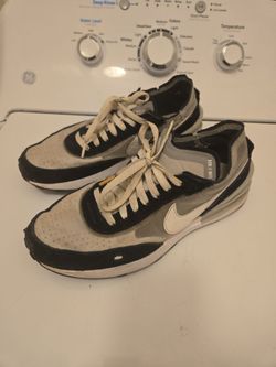 Nike NSW Low-Top Sneakers Sz 8