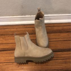Girls Boots