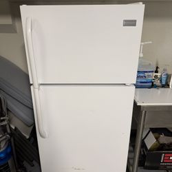 Frigidaire 15 Cu Ft Refrigerator 