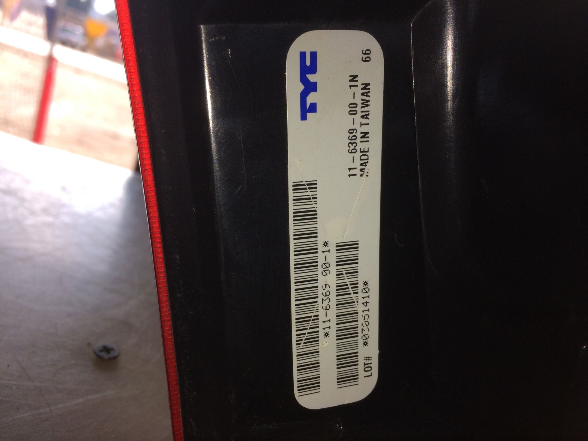 11-17 dodge caravan tail light RH TYC