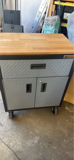 Gladiator cabinet