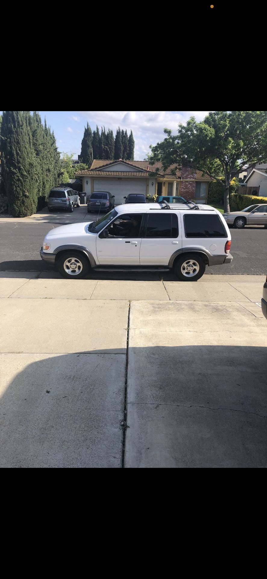 2000 Ford Explorer