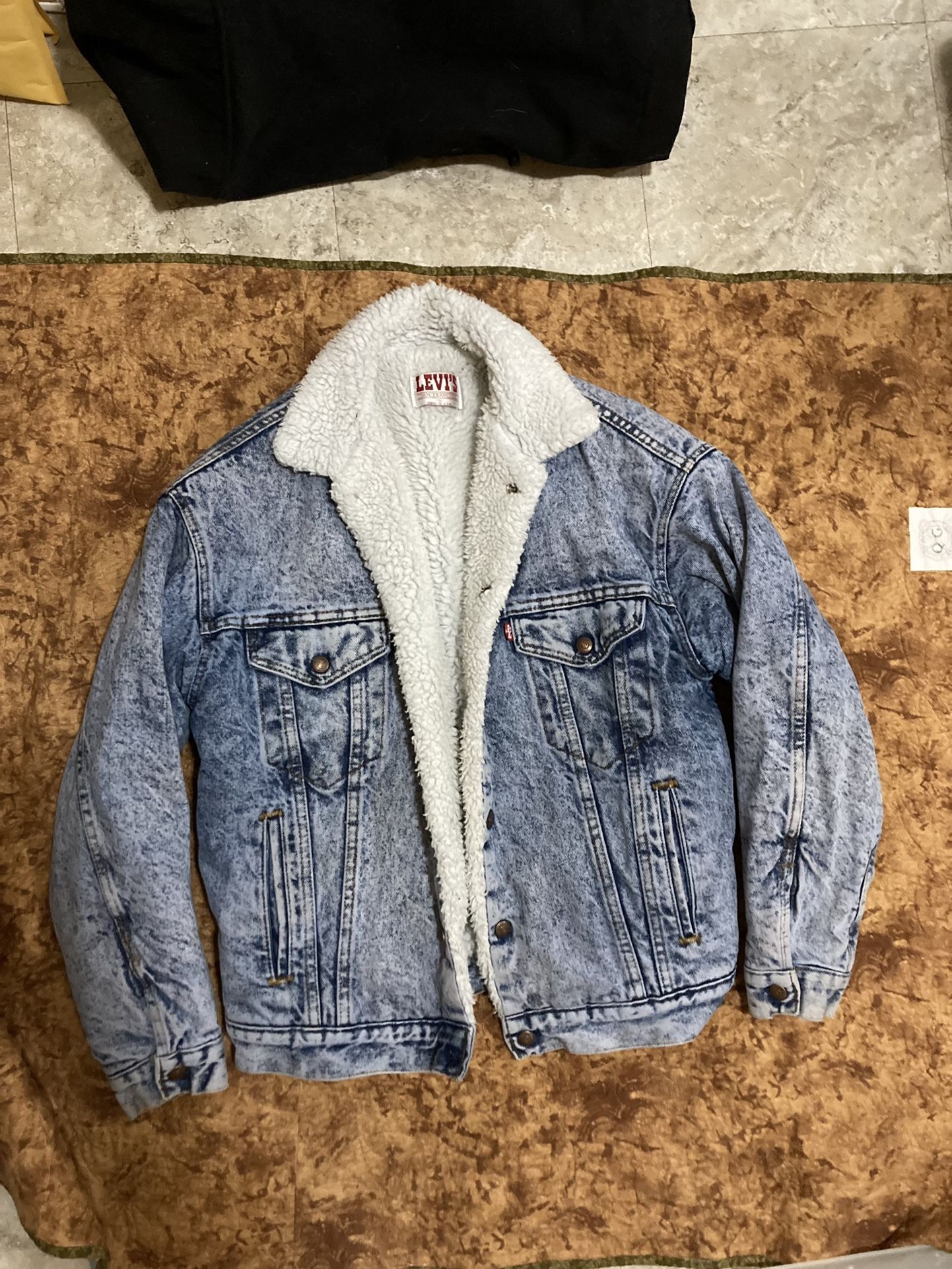 Vintage 80s Acid Washed Sherpa Levi’s Denim Jacket Coat 