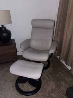 LAS VEGAS: For Sale Oslo Leather Recliner and Ottoman manufactured by Nordic Home®