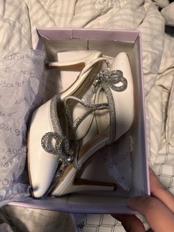 New white heels size 8
