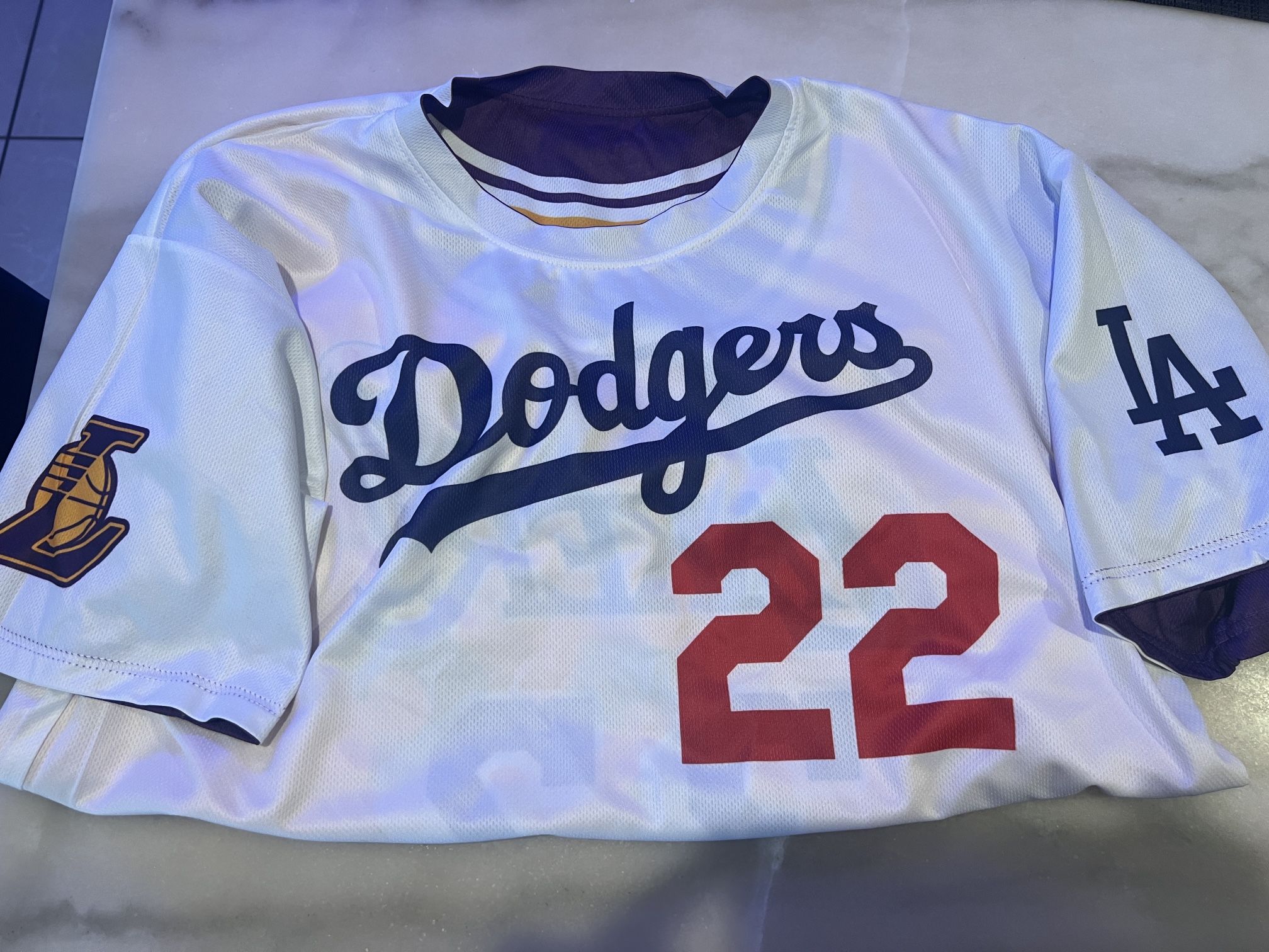 Dodgers SGA Reversible Jersey Kershaw Lakers Magic Large 
