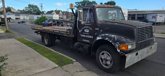 1985 International Rollback Tow Truck Car Carrier 93k miles