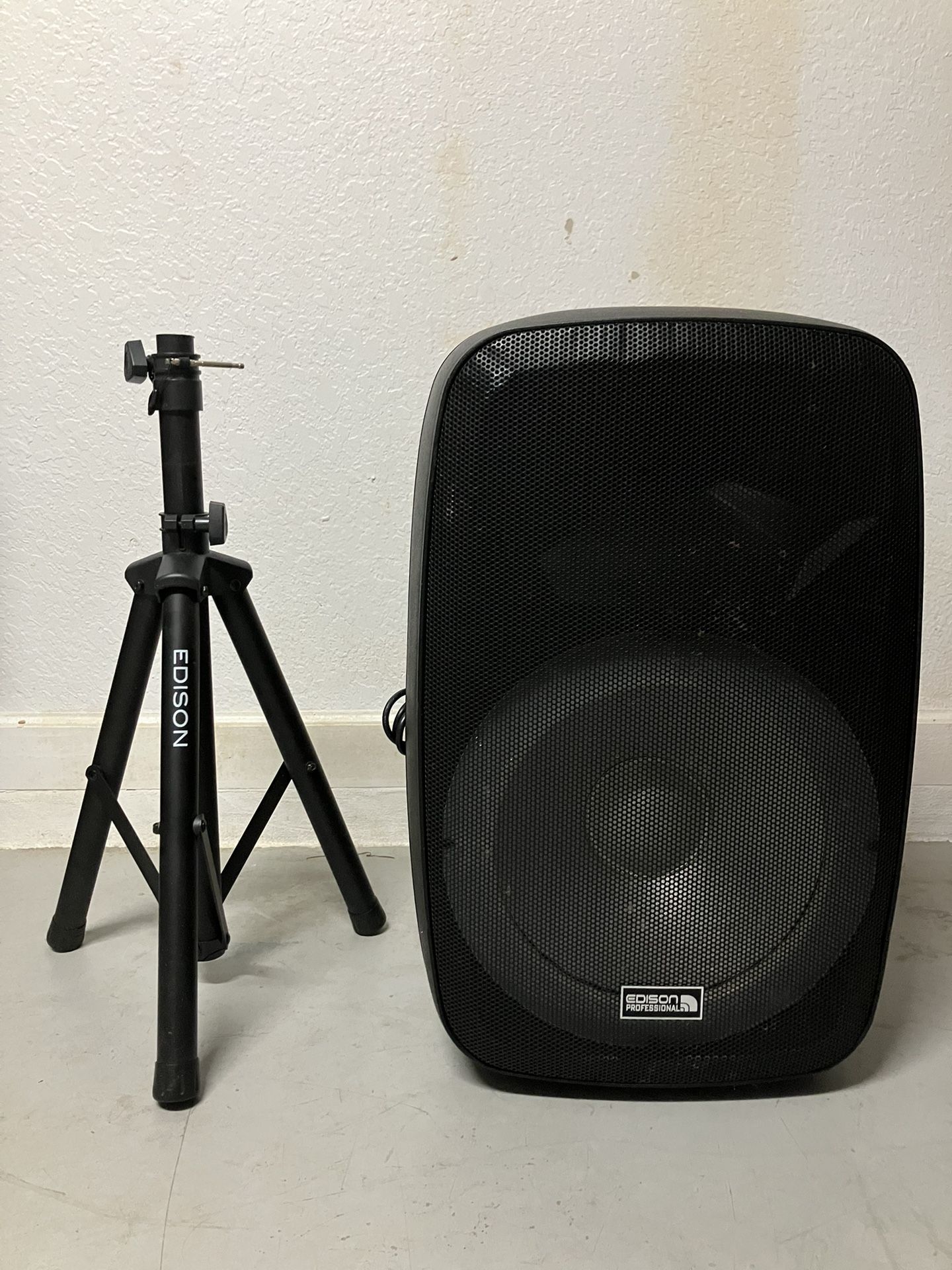 Edison Professional 15” BluetoothPA Speaker EN-1600