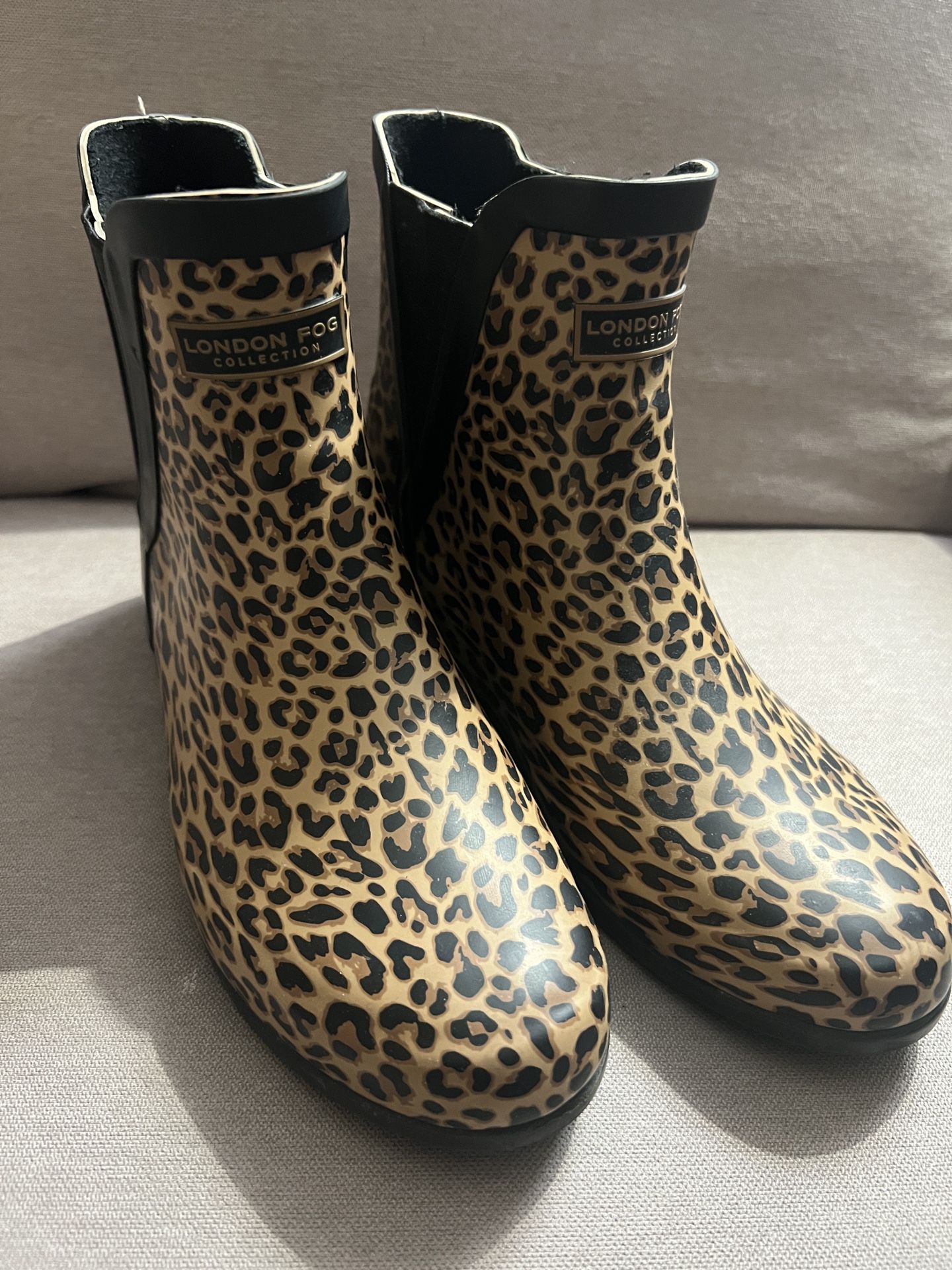 Rain Boots Size 7