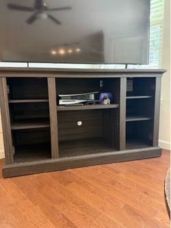Entertainment center