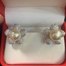 Pearl Earring