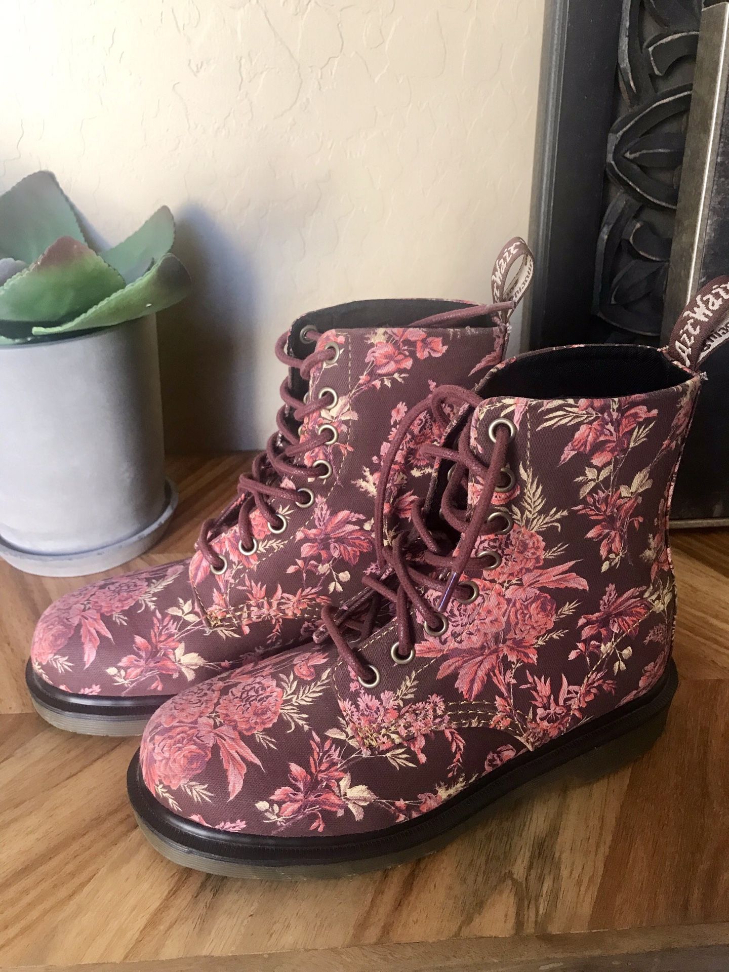 Brand New Dr Martens Beckett Jouy Floral Cherry Red Canvas Boots