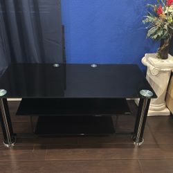 $50 For Maxim Magazine Entertainment TV Stand 25”x50”