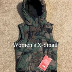 NORTH FACE / Puffer Classic HOODED “550 GOOSE DOWN” LIMITED EDITION Puffy Vest Jacket Coat / Women's X-Small (XS) / Retails $250+Tax / Brand New w/ Ta