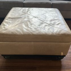 Free Leather storage Ottoman 35x35