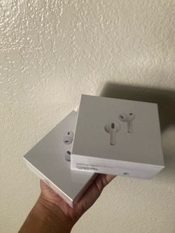 AirPods (1 for 45)