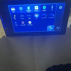 I’m selling pioneer avh2300nex Bluetooth cd radio works good only the usb pourt no work I’m asking $100 located in sealy tx