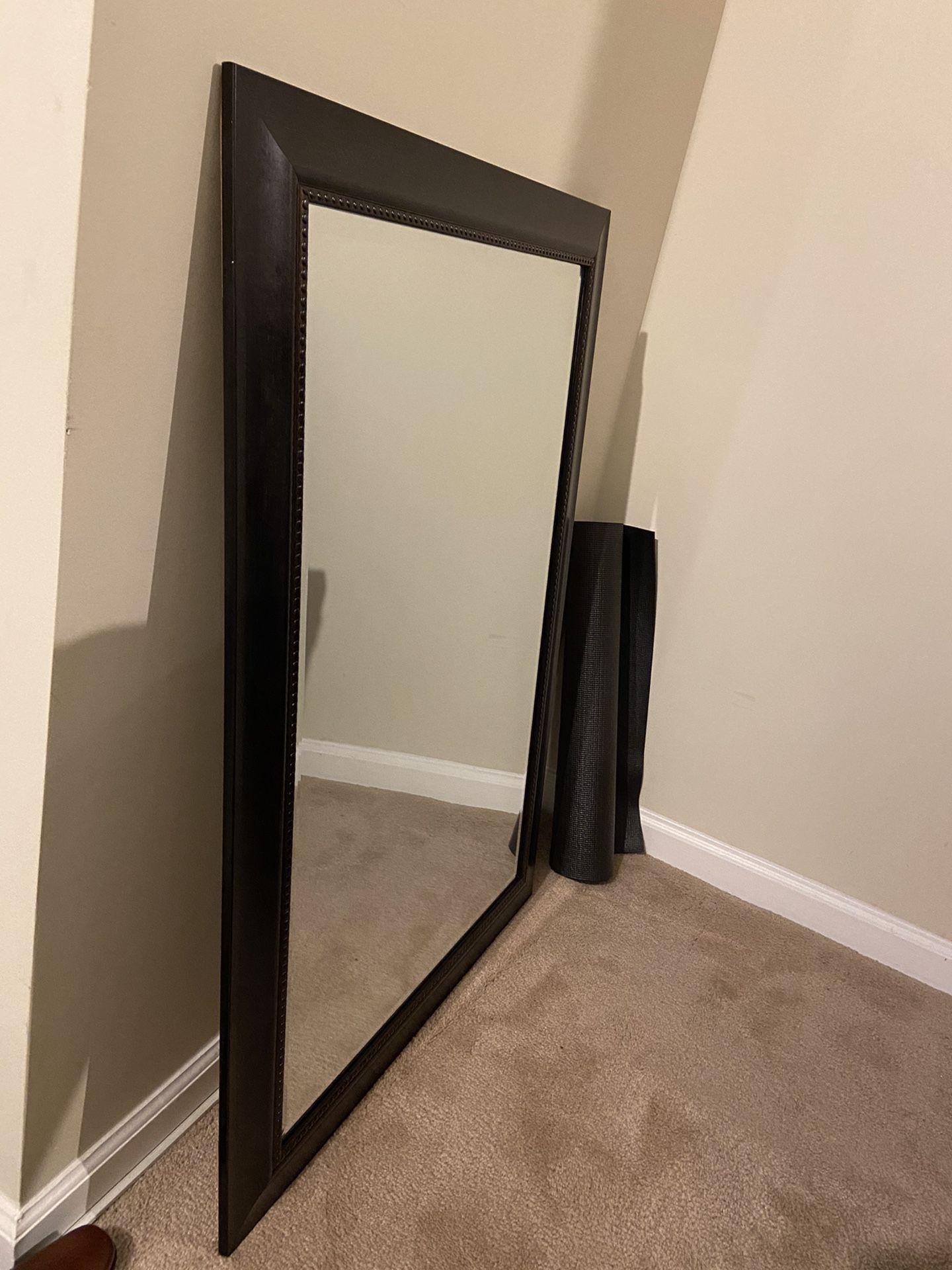 Wall mirror like new