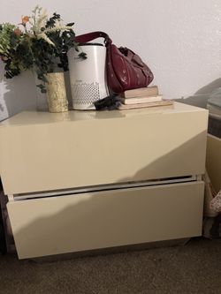 Kind Bed Frame/ Night Stand / Mattress