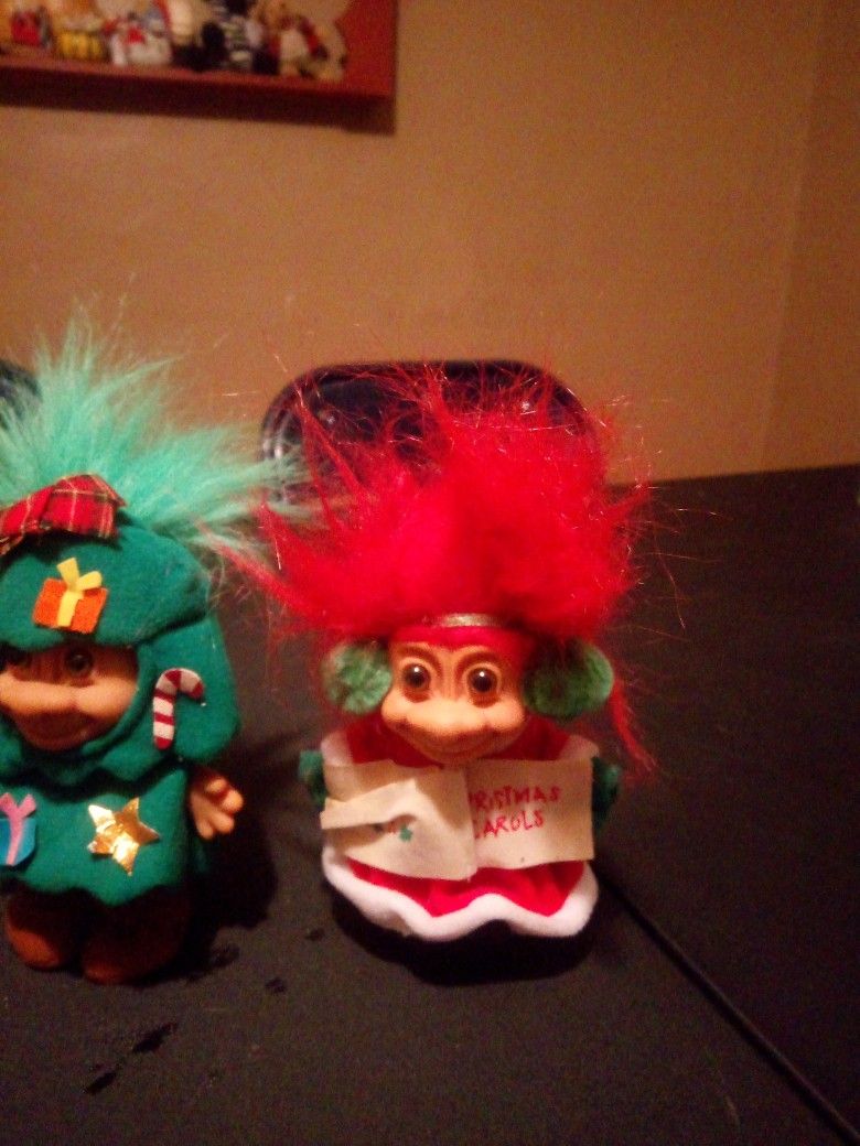 7 Vintage Christmas Themed Trolls.