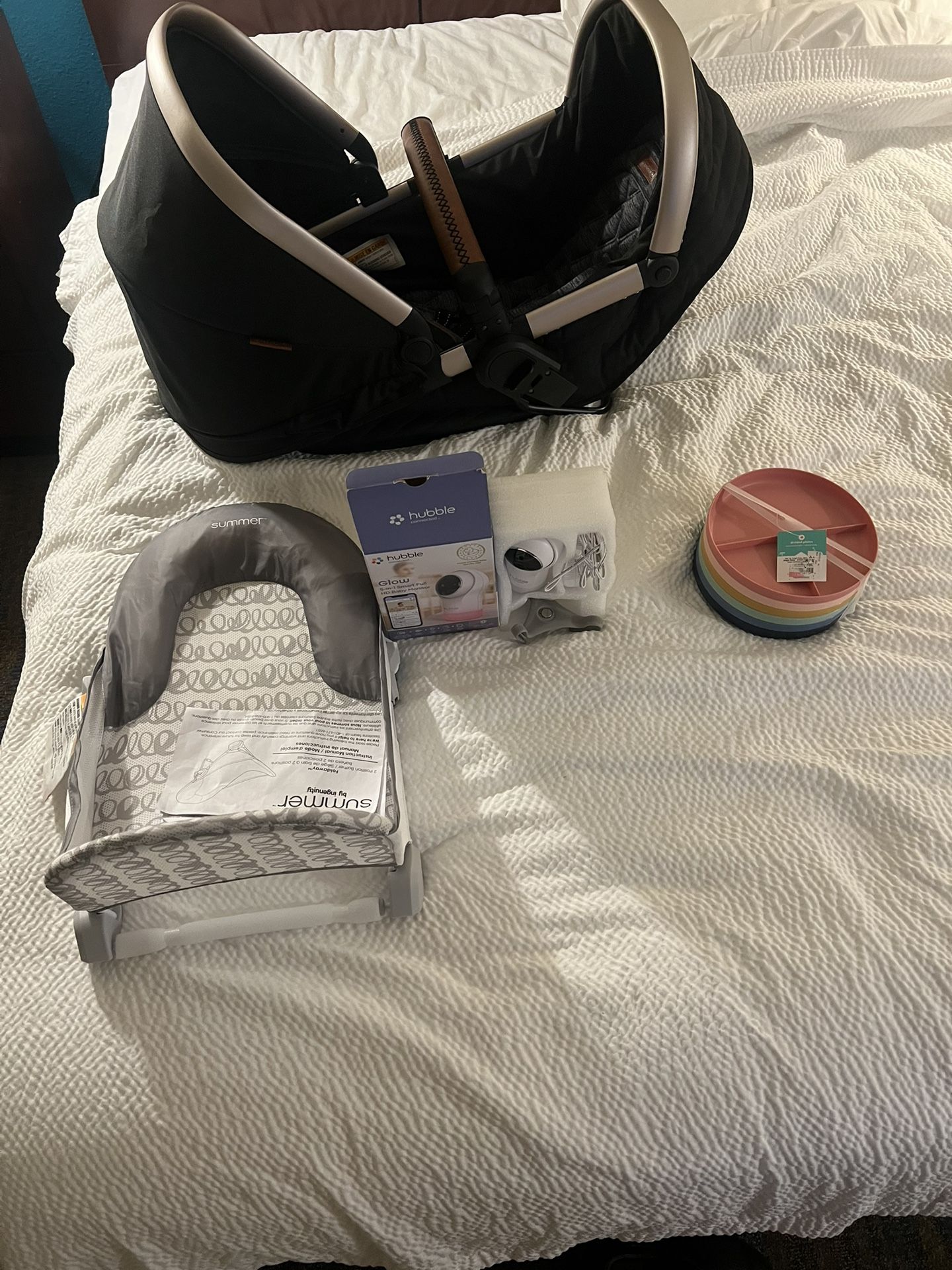 NEW Baby Bundle - Monitor, Bassinet, Bath Seat & Feeding Plates (FINAL SALE)