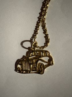 Metal Necklace With Charm