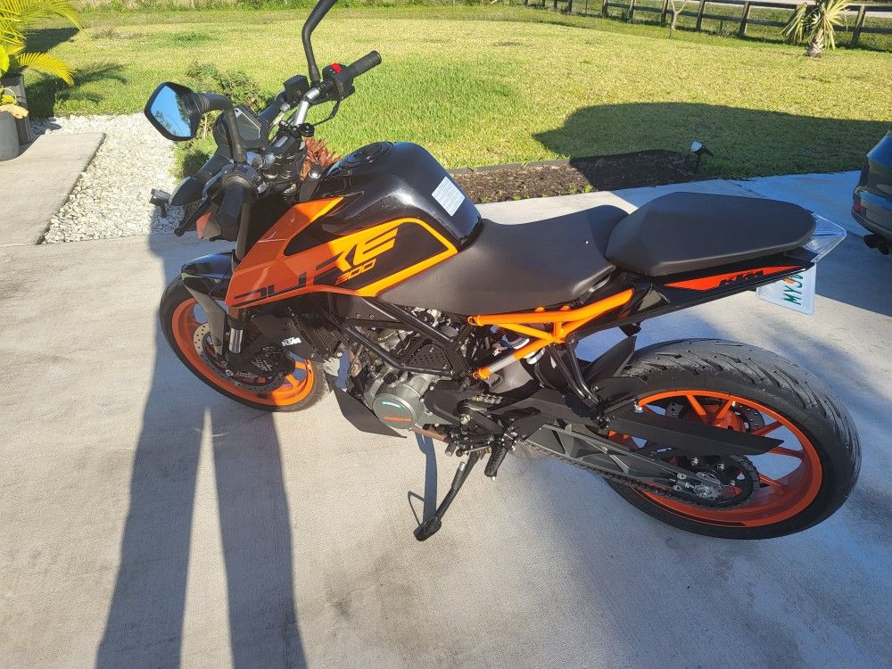 2022 KTM Duke