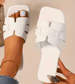 Women flat sandals