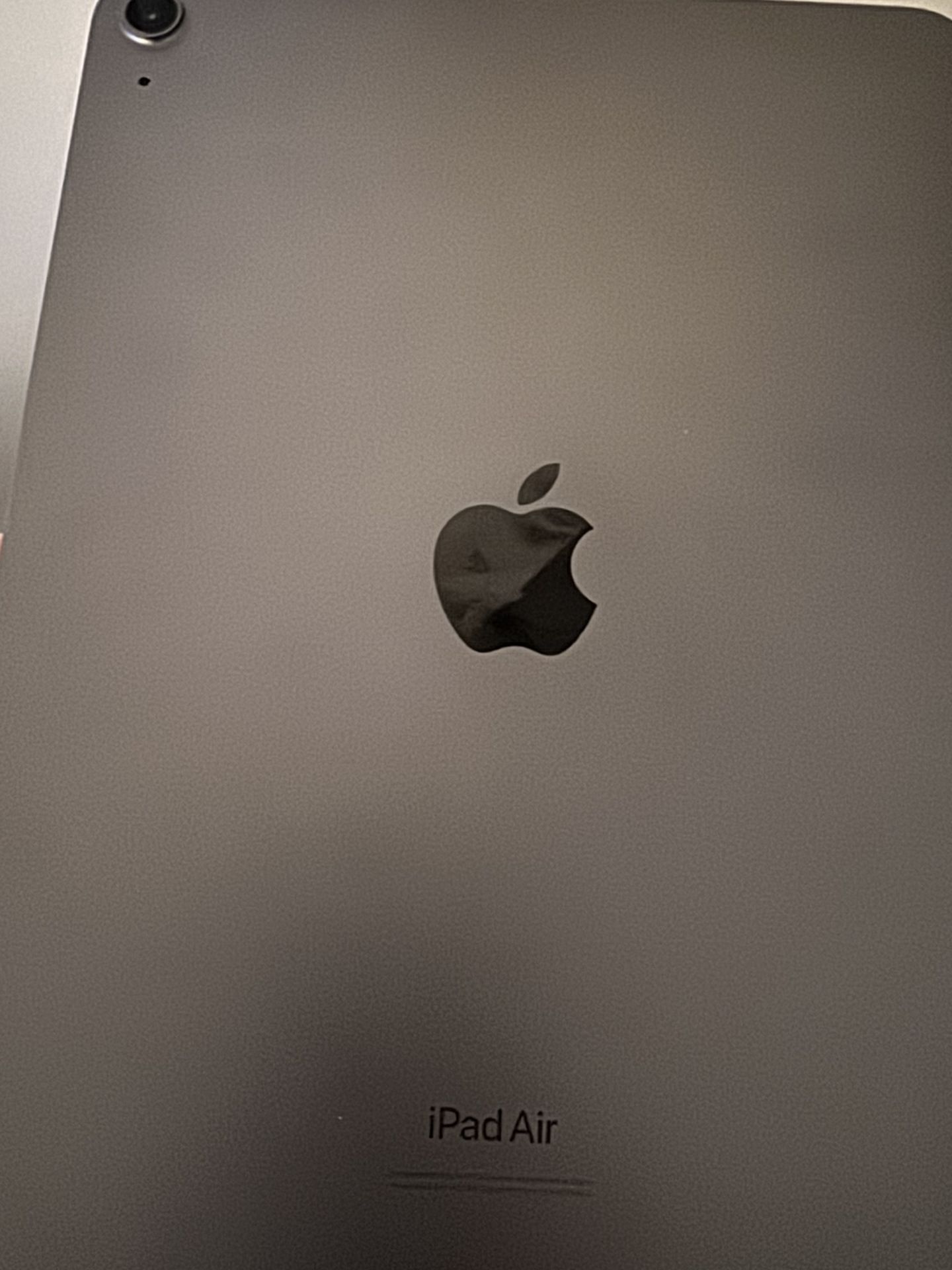 iPad Air 5th Generation 64gb WiFi Like New