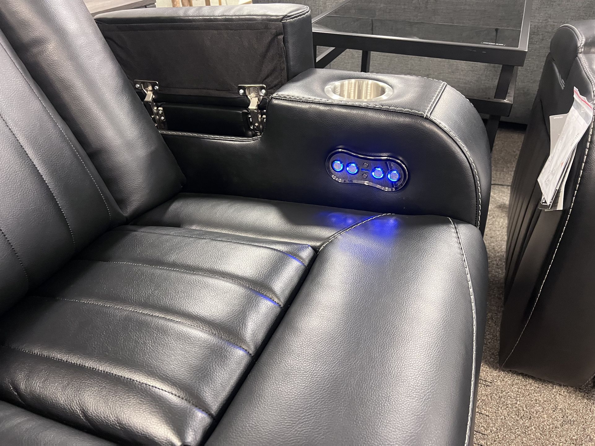 Power Reclining Sofa/loveseat
