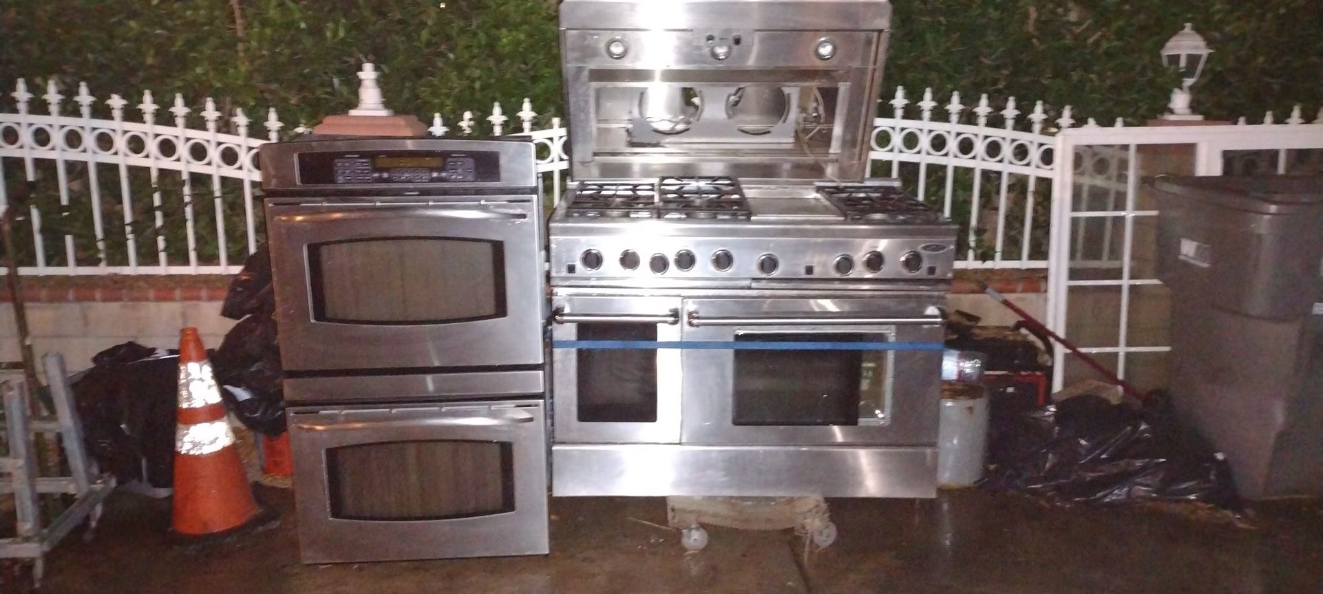 Restaurant Style Stove Oven And Hood!