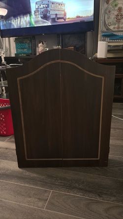 Dart board & dart board cabinet