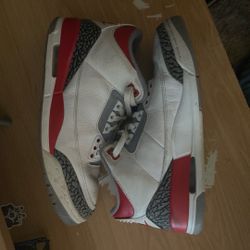 Size 10 Jordan 3 Retro Mid Fire Red