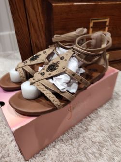 Bran New jelly pop sand distress Denmark sandal, size 8M