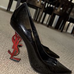 Authentic YSL Heels 👠 