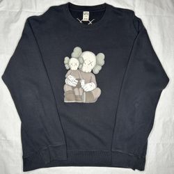 Uniqlo x KAWS Sweater