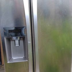 Refrigerator 