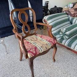 Vintage French-style infinity loop splat armchair with cabriole legs