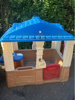 Free playhouse!