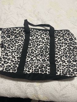 Leopard travel bag