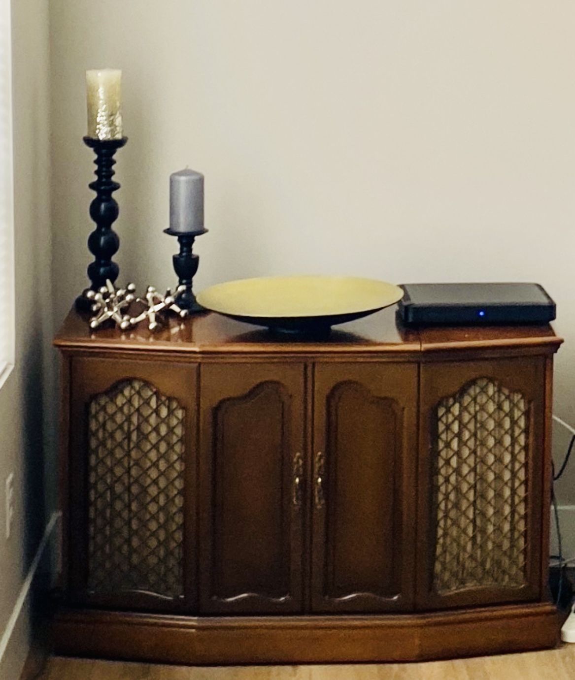 Vintage Zenith Record Player Console W/ AM/FM Radio - WORKS
