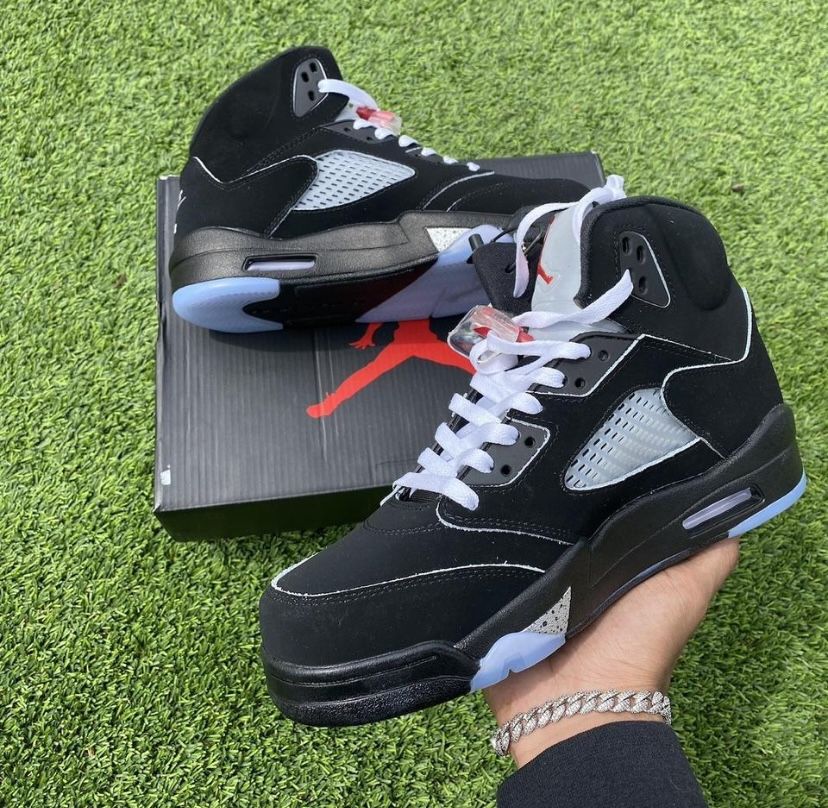 Jordan 5 Metallics Black Sneakers Sizes 9,10,10.5,11
