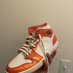 Jordan 1 Orange Metallic 