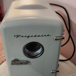Frigidaire Mini Fridge 
