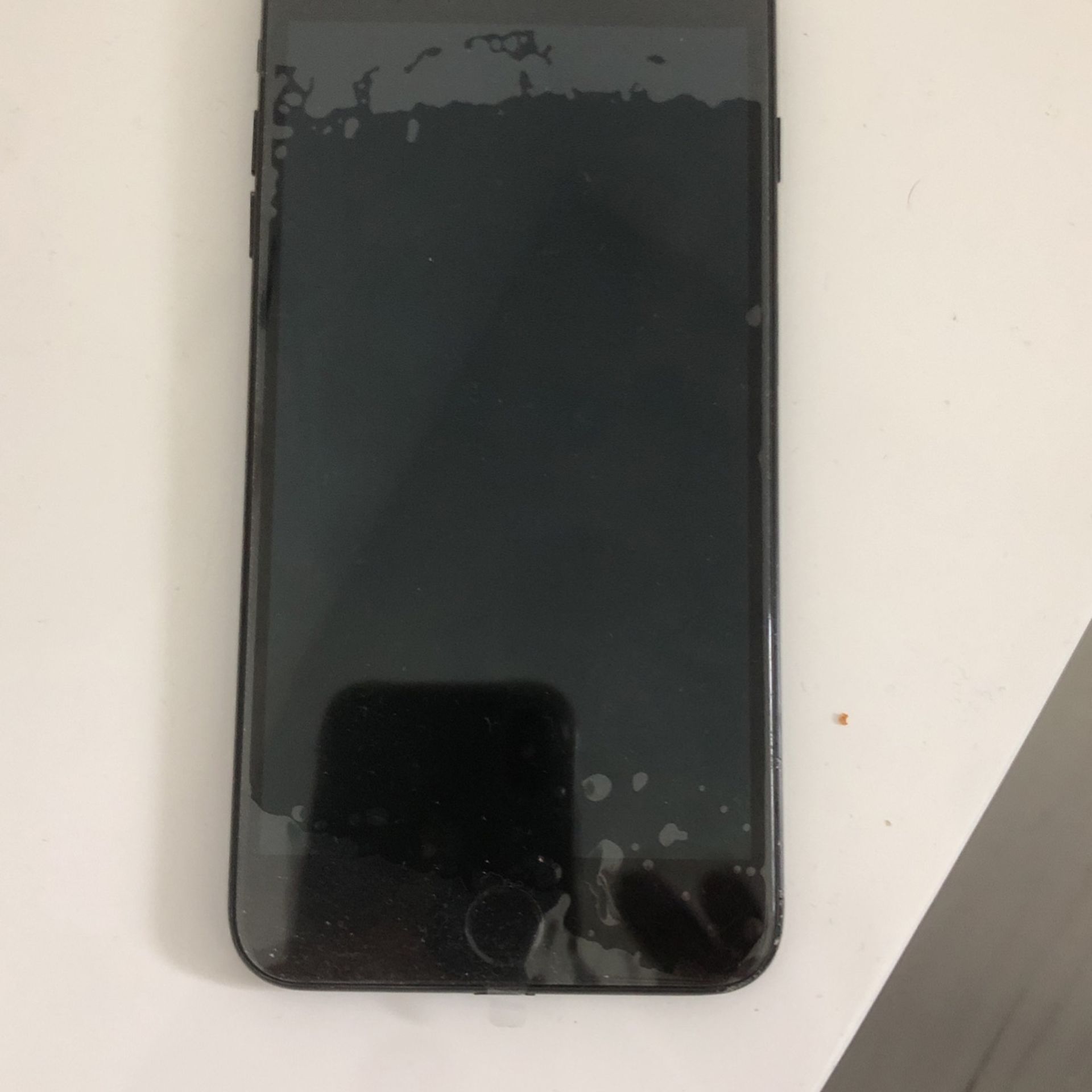 iPhone 8 +